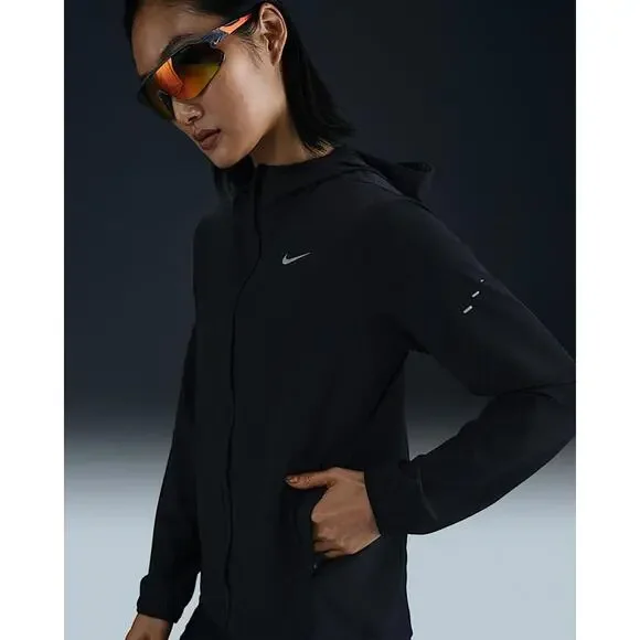Nike Swift Men's Women’s Repel Packable Running Jacket Black Size M HQ0651-010 - Picture 2 of 8
